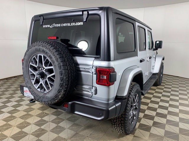 Used 2024 Jeep Wrangler Unlimited Sahara w/ Safety Group AWD/4WD image 13