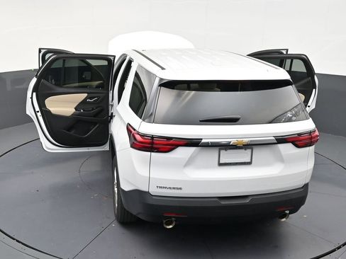 Used 2023 Chevrolet Traverse LS FWD image 32