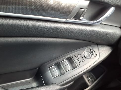Used 2018 Honda Accord Sport image 34