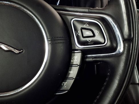Used 2011 Jaguar XJ RWD image 20