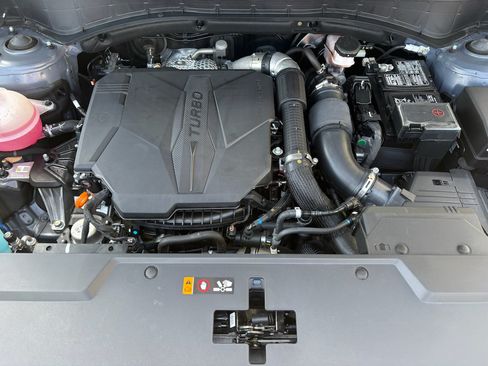 Used 2025 Hyundai Santa Fe Calligraphy FWD image 36