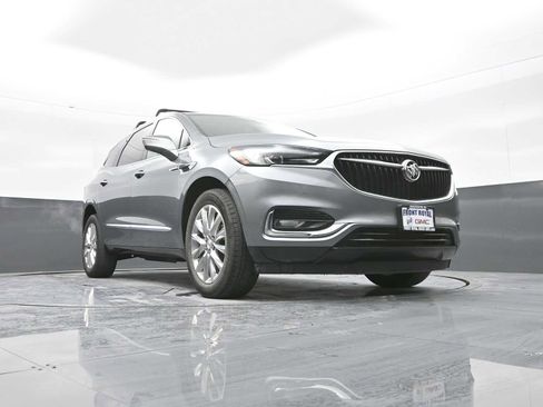 Used 2020 Buick Enclave Premium w/ Sun and Sites Package image 35