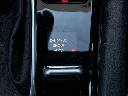 Used 2025 Jeep Compass Limited image 24