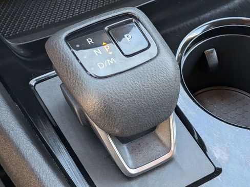 Used 2025 Nissan Rogue SV AWD/4WD image 18