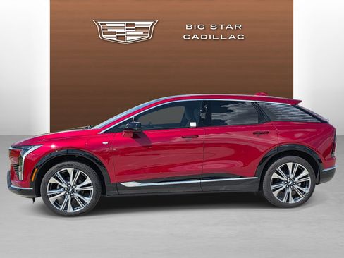 Used 2026 Cadillac Optiq Luxury 2 w/ LPO, Floor Liner Package AWD/4WD image 2