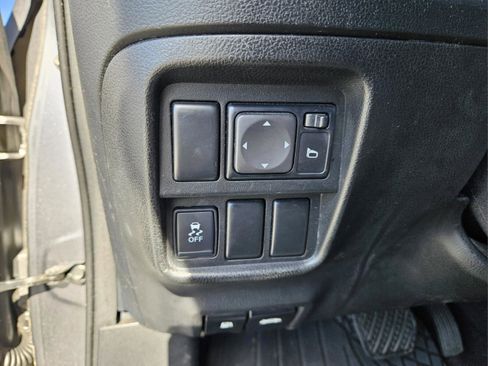 Used 2016 Nissan Juke S image 31