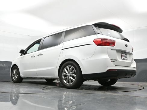 Used 2020 Kia Sedona EX FWD image 48