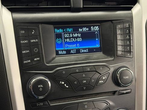 Used 2014 Ford Fusion SE FWD image 16