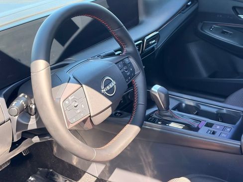 Used 2026 Nissan Sentra SR w/ Floor Mat Package FWD image 18