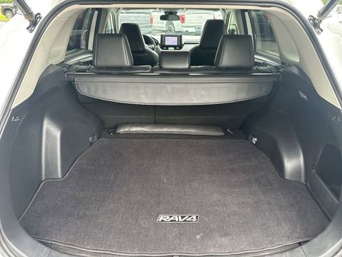 Used 2019 Toyota RAV4 XLE Premium AWD/4WD image 14