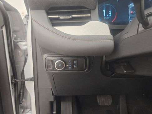 New 2026 Ford Explorer Active AWD/4WD image 38