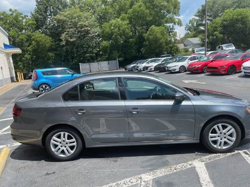 Used 2018 Volkswagen Jetta S image 4