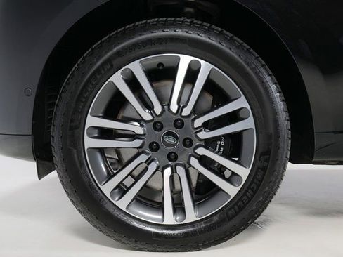 Used 2023 Land Rover Range Rover SE image 9