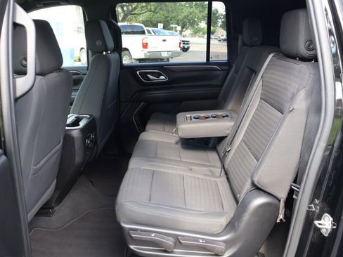 Used 2023 Chevrolet Suburban LS RWD image 10