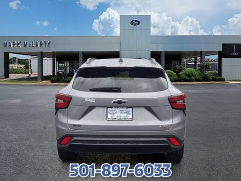 Used 2025 Chevrolet Trax RS w/ Sunroof Package FWD image 4