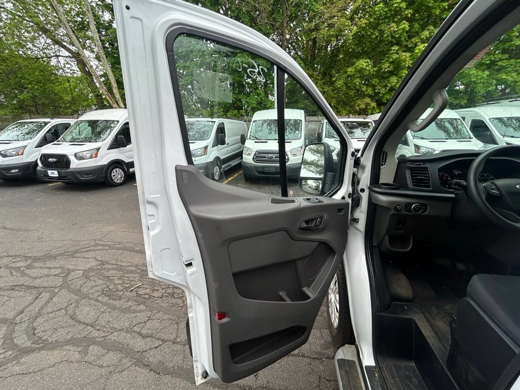 Certified 2025 Ford Transit 250 Low Roof w/ Exterior Upgrade Package RWD image 16