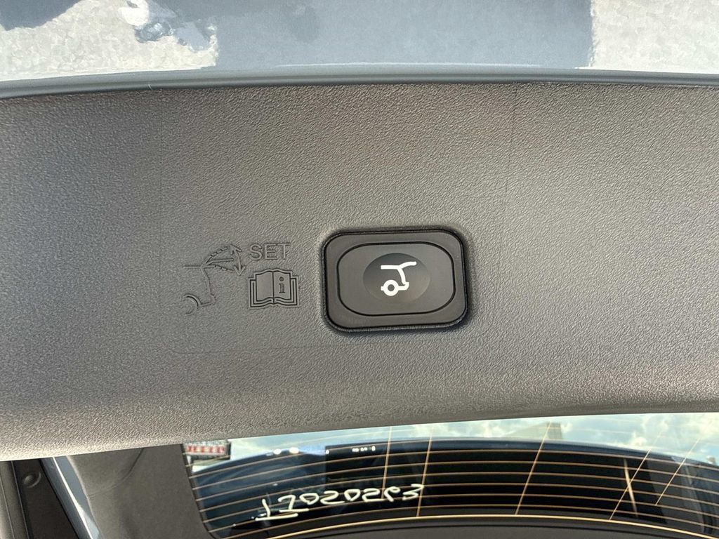 New 2026 Lincoln Nautilus Premier AWD/4WD image 12