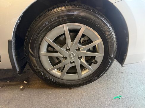 Certified 2017 Toyota Prius V Three FWD image 29