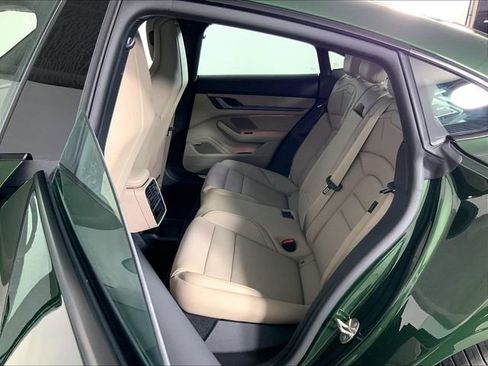 Used 2025 Porsche Taycan image 19
