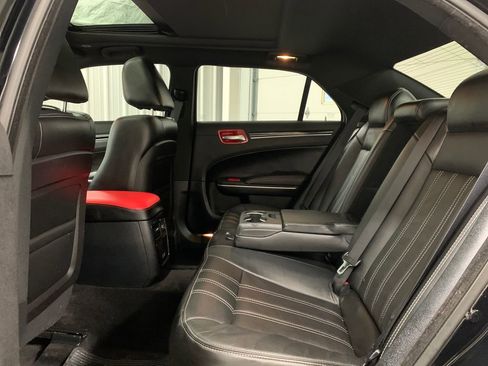 Used 2018 Chrysler 300 S image 18