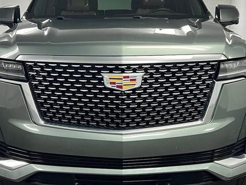 Certified 2023 Cadillac Escalade ESV Premium Luxury AWD/4WD image 9