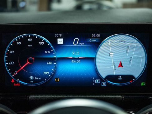 Used 2022 Mercedes-Benz GLA 250 4MATIC w/ Premium Package image 17