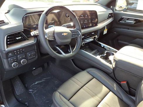 New 2026 Chevrolet Suburban High Country image 5