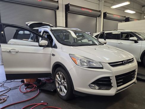 Used 2016 Ford Escape Titanium AWD/4WD image 4