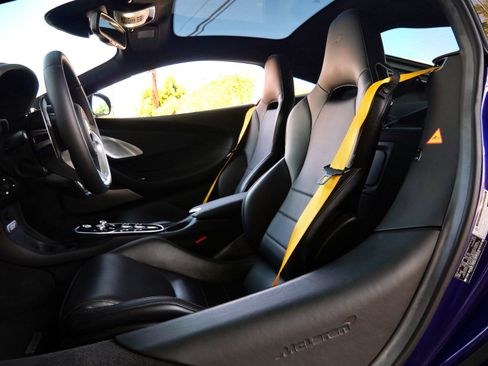 Used 2023 McLaren GT RWD image 21