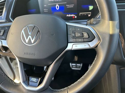Certified 2023 Volkswagen Tiguan SE R-Line image 22