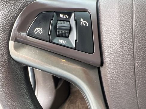 Used 2016 Chevrolet Malibu LT image 17