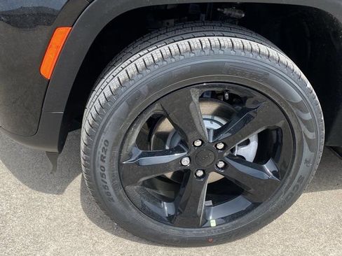 New 2026 Jeep Grand Cherokee Limited AWD/4WD image 11