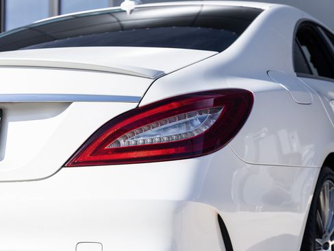 Used 2016 Mercedes-Benz CLS 400 image 8