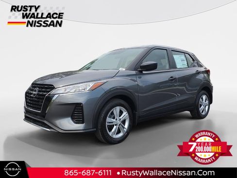 New 2025 Nissan Kicks Play S image 1