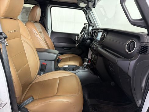 Used 2020 Jeep Wrangler Unlimited Sahara AWD/4WD image 24