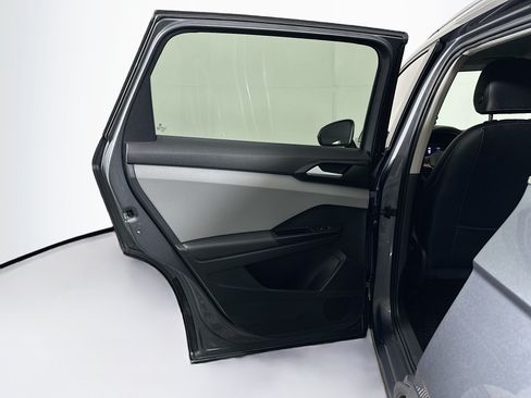 Used 2022 Volkswagen Taos SE FWD image 25