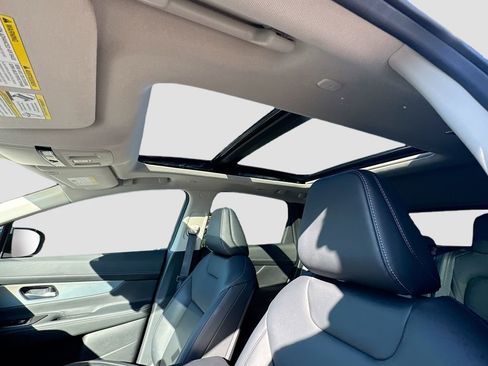 Used 2025 Nissan Murano SL image 21