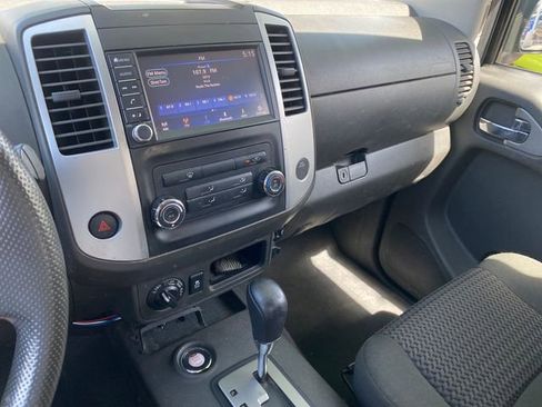 Used 2020 Nissan Frontier SV w/ SV Utility Package AWD/4WD image 17