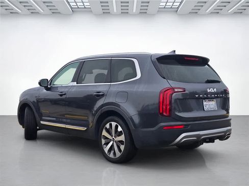 Used 2022 Kia Telluride EX w/ EX Premium Package image 4
