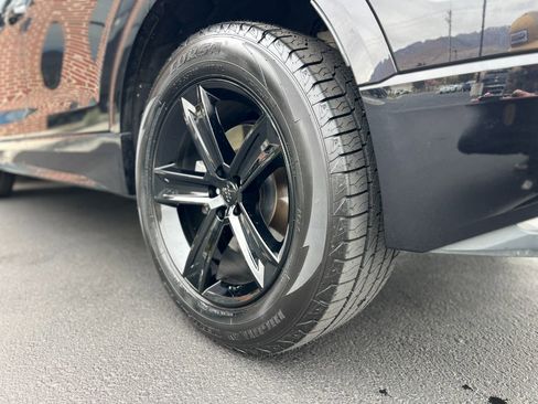 Used 2019 Audi Q8 Premium w/ Convenience Package image 31