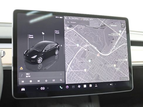 Used 2024 Tesla Model Y Long Range image 16