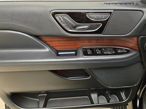 Used 2024 Lincoln Navigator L 4WD image 31