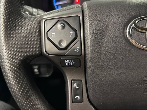 Used 2022 Toyota Tacoma TRD Off-Road AWD/4WD image 22