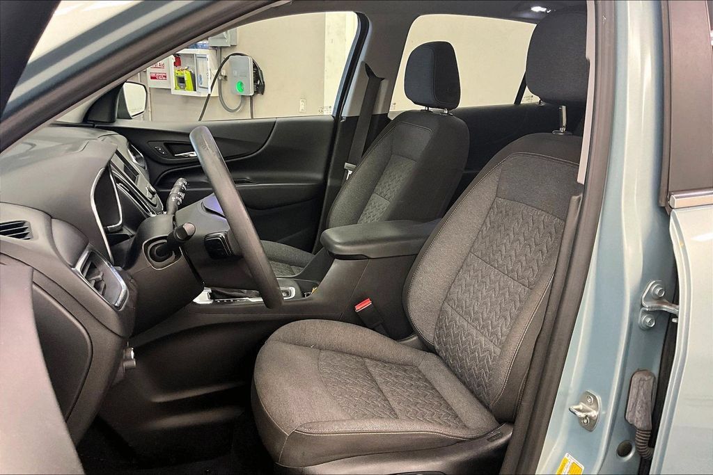 Used 2022 Chevrolet Equinox LT FWD image 21