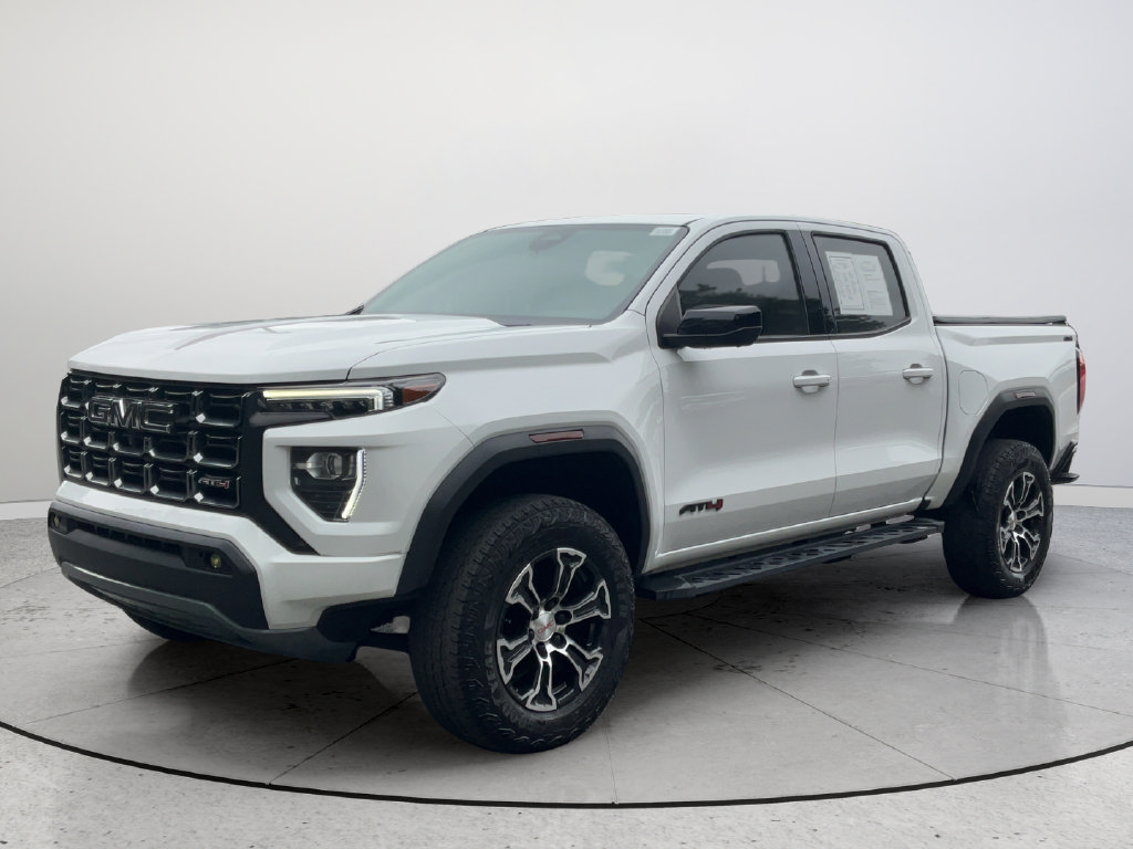 Used 2024 GMC Canyon AT4 w/ AT4 Premium Package AWD/4WD image 4