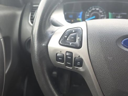 Used 2013 Ford Taurus SEL FWD image 17