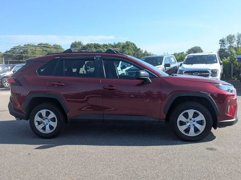 Used 2021 Toyota RAV4 LE FWD image 2