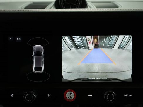 New 2025 Porsche Macan image 20