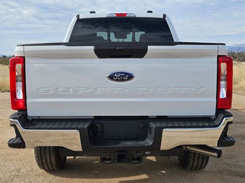 New 2026 Ford F250 XLT w/ FX4 Off-Road Package image 6