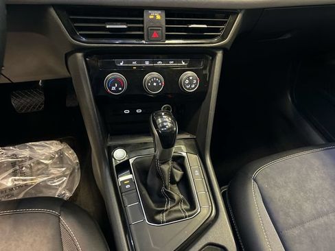 Certified 2023 Volkswagen Taos SE w/ Panoramic Sunroof Package FWD image 27